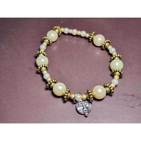 Jewelry - Costume Jewelry Beaded Stretch Bracelet White Pearl Antique Gold Treska